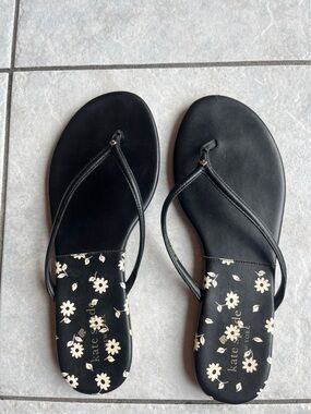 kate spade Black Floral-Print Insole Thong Sandals